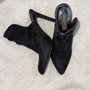 HearSoul Black Suede Mules